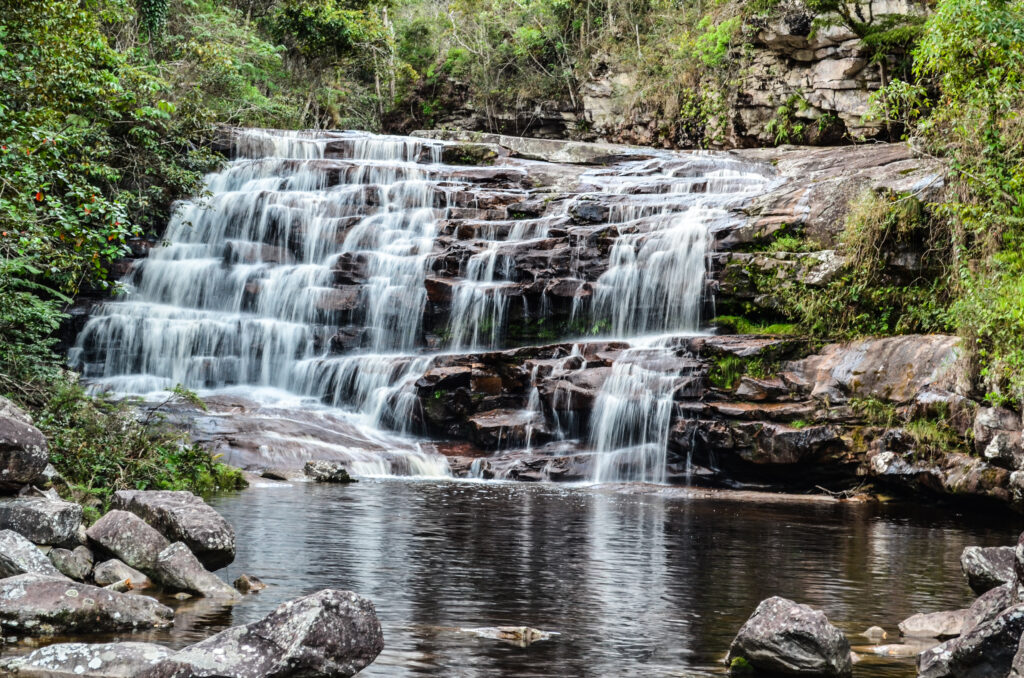 Cachoeira_no_Vale_do_Pati_-_Chapada_Diamantina-1024x678 Melhores Trilhas para Caminhadas no Brasil: Explore Trilhas Populares, Escondidas e Imperdíveis para Aventureiros